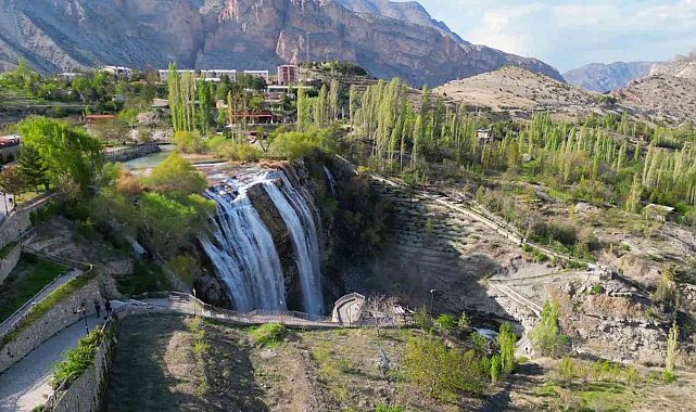 Tortum Şelalesi baharla birlikte coşmaya hazırlanıyor