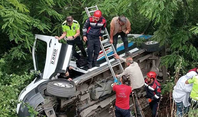 Trabzon'da dolmuş şarampole yuvarlandı: 5 yaralı