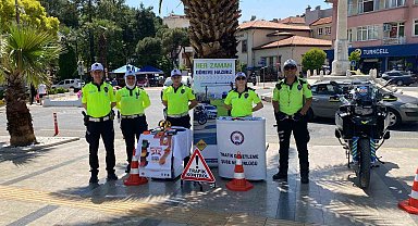 Trafik ekipleri, vatandaşları bilgilendirdi