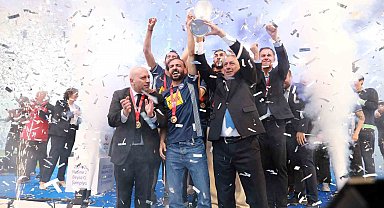 Trendyol 1. Lig'e yükselen Sarıyer, kupasını aldı