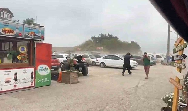Turistik ilçede fırtına tozu dumana kattı