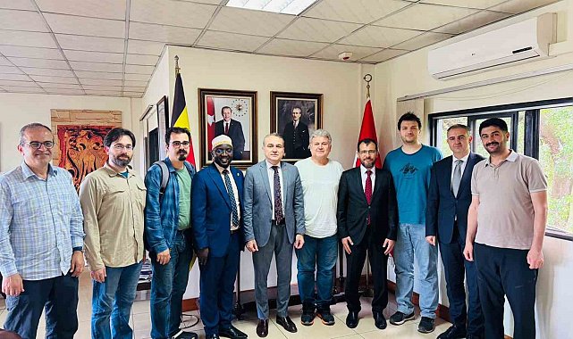 Türk hekimler Uganda'da binlerce hastaya umut oldu