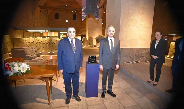 Türkiye'den Peru'ya anlamlı iade: Mochica kültürüne ait tarihi kolye yurduna döndü