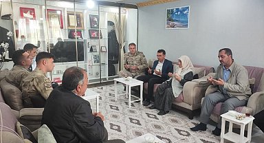 Tutak'ta Anneler gününde anlamlı ziyaret