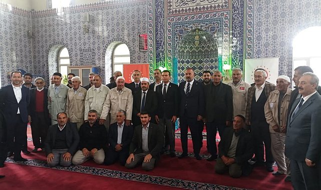 Tutak'ta hacı adayları kutsal topraklara uğurlandı