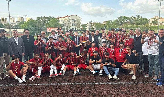 U16 Türkiye Şampiyonası'nda şampiyon Kuşadası Küçükada Spor