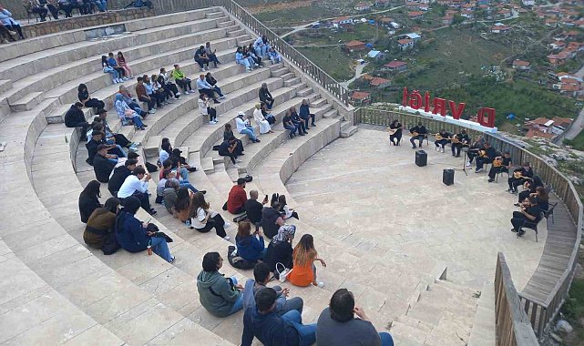 Üç şehir arasında kültür köprüsü kuran "Kültürler Buluşuyor" projesi bu kez Sivas'ta