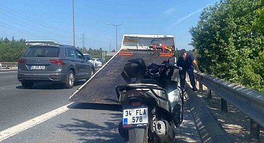 Ümraniye'de motosiklet belediye işçisine çarptı: 1'i ağır 2 yaralı