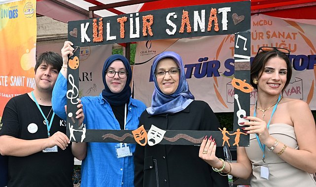 Üniversiteliler Bahar Şenliği ile sınav öncesi moral buldu