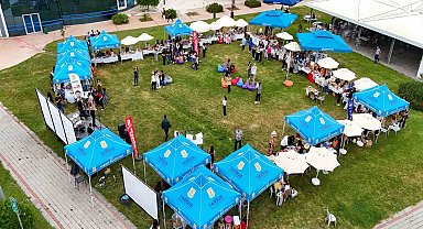 Üretici kadınlar üniversitede stant açtı