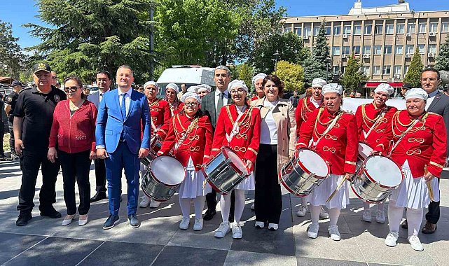 Uşak'ta engellilere farkındalık yürüyüşü gerçekleştirildi
