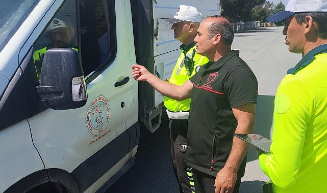 Uşak'ta kurbanlık sevkiyatlarına sıkı denetim devam ediyor