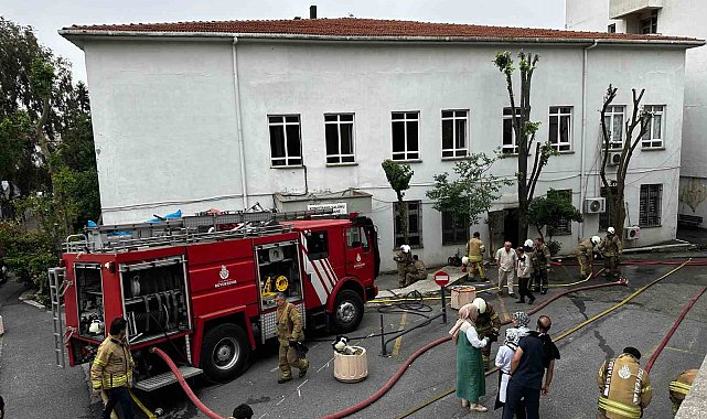 Üsküdar Devlet Hastanesi'nde ecza deposunda yangın