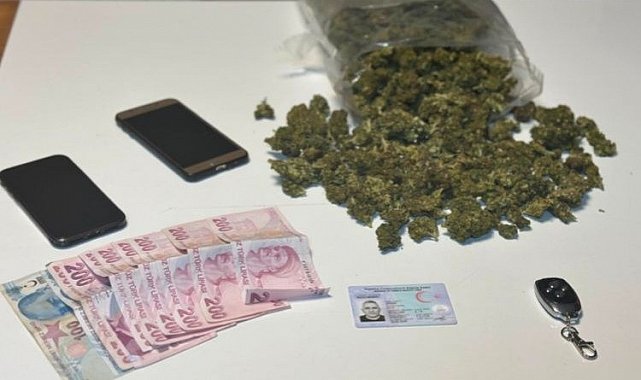 Uyuşturucu tacirlerinden akılalmaz yöntem: Uzaktan kumandalı gizli bölmeden uyuşturucu çıktı