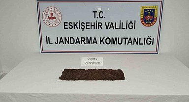 Uyuşturucu ticareti yapmayı amaçlayan şüpheli jandarmadan kaçamadı