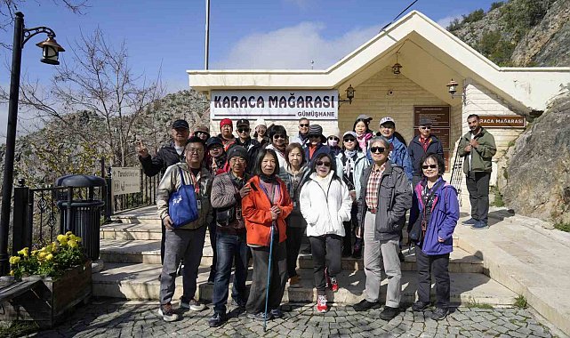 Uzakdoğu'dan Karaca Mağarası'na geldiler
