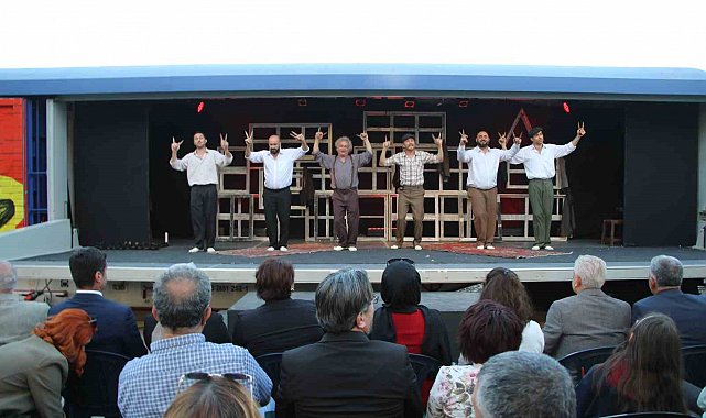 Vagon Sahne Uşak Tren Garı'nda perdelerini açtı