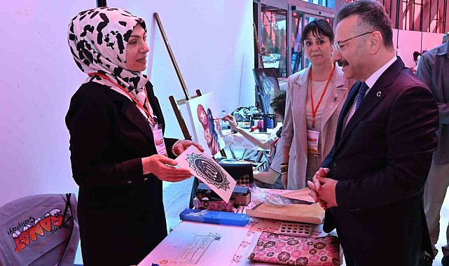 Vali Aksoy Genç Sanat Çalıştayı'na katıldı