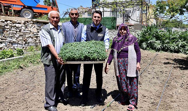 Vali Aygöl yarım asırlık evli Tekin ailesine misafir oldu