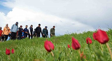 Vali Çakır, doğaseverlere eşlik ederek Korkut'un gizli kalmış güzelliklerini keşfetti