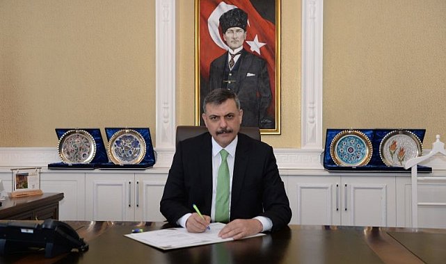 Vali Çiftçi; "Gençlerimiz mâziden âtiye uzanan şanlı tarihimizin birer emanetçisidir"