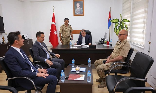 Vali Eldivan Demirözü'nde jandarma personeliyle bir araya geldi