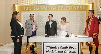 Vali Musa Işın, nikâh töreninde genç çiftin mutluluğuna ortak oldu