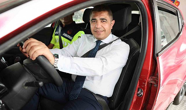 Vali takla atan araca bindi