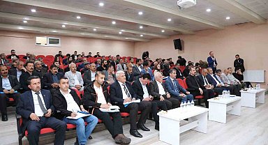 Van Büyükşehir Belediyesi, Çatak ve Bahçesaray'da mahalle muhtarları ile buluştu