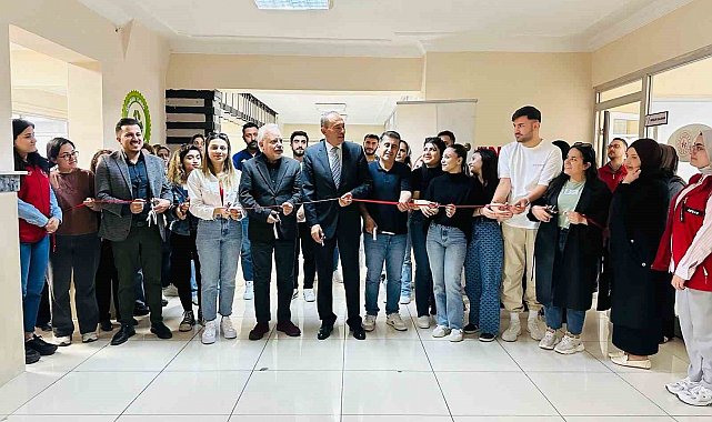 Van'da 'Tiyatro Dekorları Maket Sergisi' açıldı