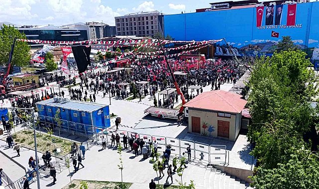 Van'da CHP mitingine katılım düşük kaldı
