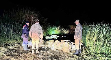 Van'da kaçak avlanmış 15 ton inci kefali ele geçirildi