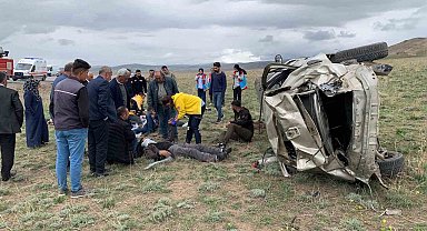 Van'da kontrolden çıkan otomobil takla attı; 1 ölü, 4 yaralı
