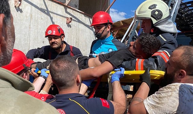 Vinçte fenalaşan operatör itfaiye erleri tarafından indirilerek hastaneye kaldırıldı