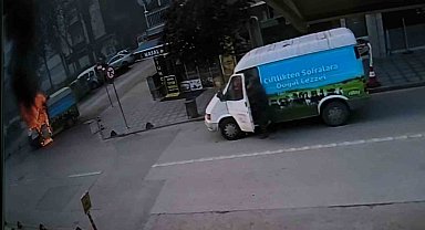 Vites kutusu arızalanan kamyonet alev alev yandı