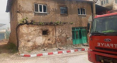 Yangında 75 yaşındaki adamın evi kullanılamaz hale geldi