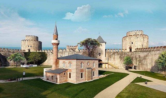 Yedikule Hisarı'nda ihya edilen Fatih Mescidi ibadete açıldı