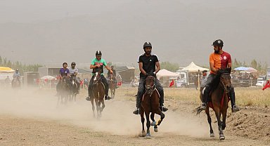 Yenipazar'da Geleneksel Rahvan Yarışları nefes kesti
