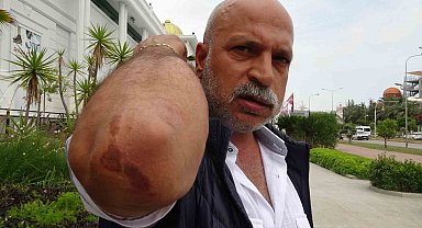 Yolun karşısına geçmek için beklerken 3 kişi tarafından tekme tokat dövüldü