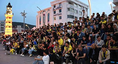 Yozgat'ta Fenerbahçe-Monaco maçı Cumhuriyet Meydanında canlı yayınlandı