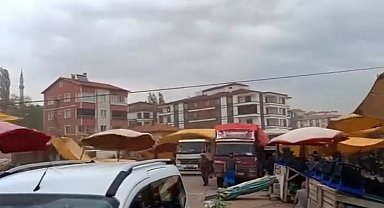 Yozgat'ta fırtına pazar yerini uçurdu