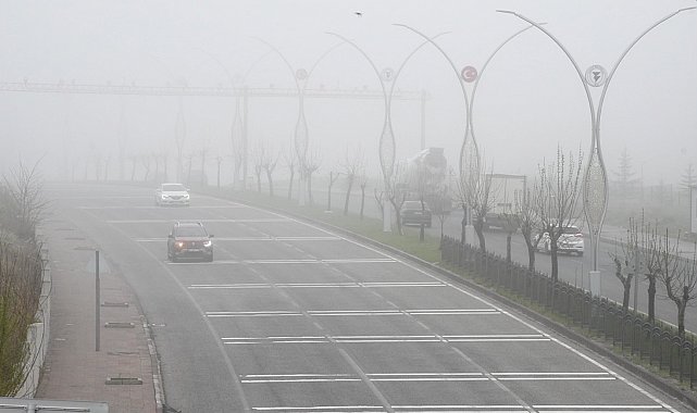 Yozgat'ta yoğun sis etkili oldu, görüş mesafesi 30 metreye düştü