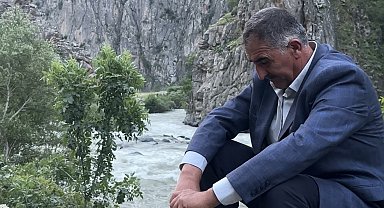 Yüksekova'da derede kaybolan genci arama çalışmalarına ara verildi