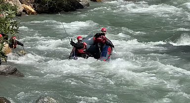 Yüksekova'da derede kaybolan İbrahim için arama çalışmaları devam ediyor