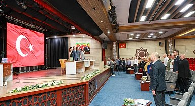 Yunusemre Belediye Meclisi'nden Özgür Özel'e yapılan saldırıya kınama