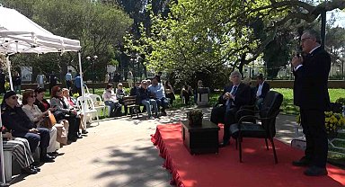 Yürüyen Köşk'teki söyleşide 100 yaşının üzerindeki anıt ağaçlar ele alındı