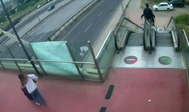 Yürüyen merdiveni adeta lunapark aletine çevirdiler