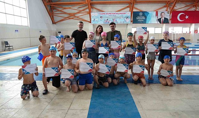 Yüzmeyi öğrendiler