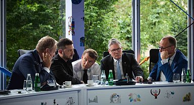 Zelenskiy: "Ukrayna gerçek barışı sağlamak için mümkün olan en hızlı adımları atmaya hazır"