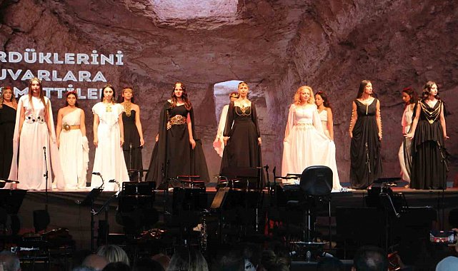 3 bin yıllık Zerzevan Kalesi'nde "1. Anadolu Opera ve Bale Festivali" düzenlendi